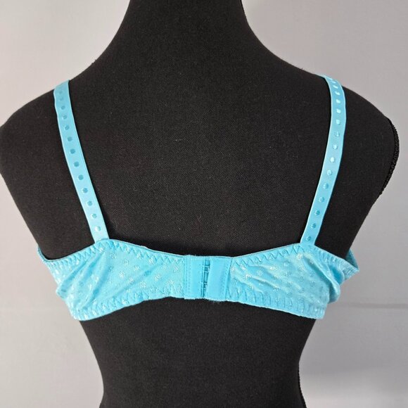 NWT Women’s Light Blue Everyday Wear Bra – Size 42C - Picture 2 of 3